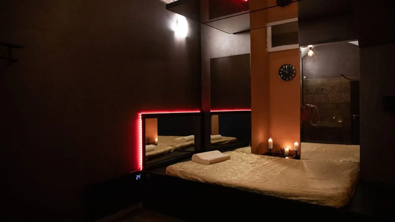 Thérapie de Massage Sakura à Candyshop : Un Épanouissement Érotique à Prague